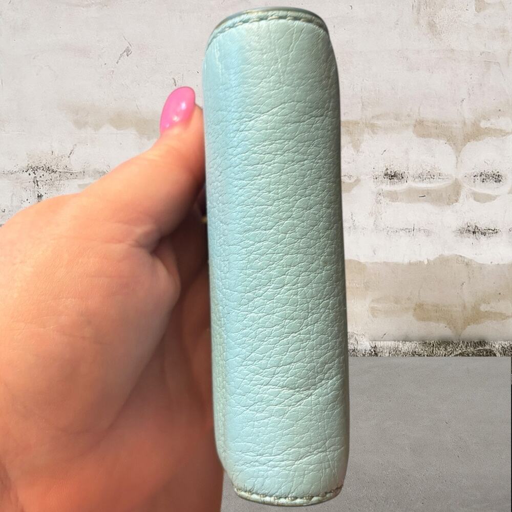 The Marc Jacobs Vegan Leather Graphic Print Compact Wallet Baby Blue & Pink - Picture 8 of 8